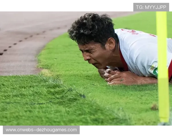 萨尔瓦多与奥莫伊胡安弗争顶时爆发激烈身体对抗